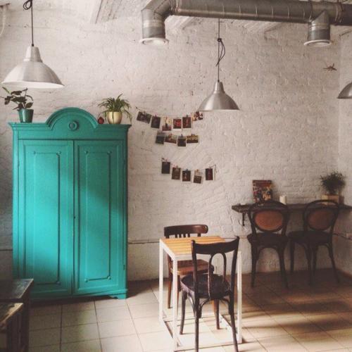 Небольшие кафе для двоих под Дождь. 06