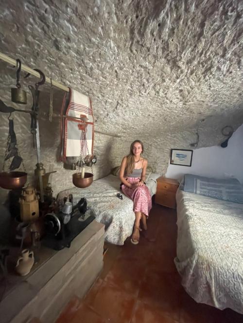 Сетениль де лас бодегас - город, спрятанный под скалой. 05 Сетениль де лас бодегас - город, спрятанный под скалой. 05