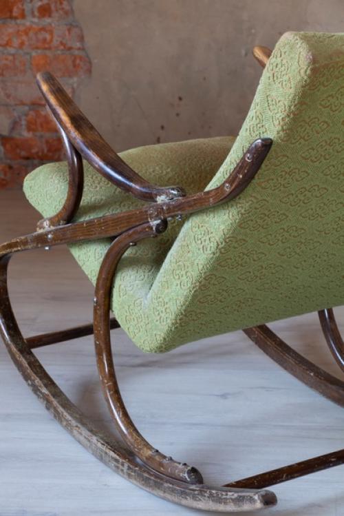 Ура!  Мы начинаем бережно разбирать и реставрировать кресло - качалку дизайнера Антонина Шумана. 02
