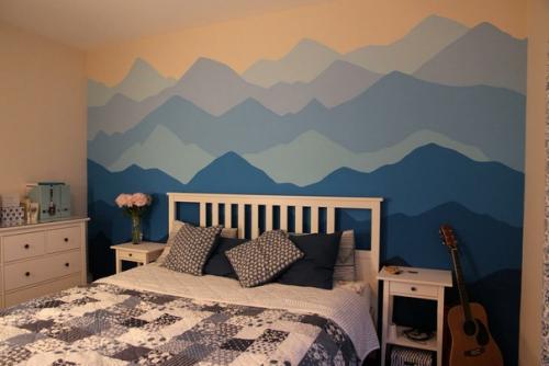 Здравствуйте, соседи!  Я профессиональный художник и занимаюсь росписью стен. 01