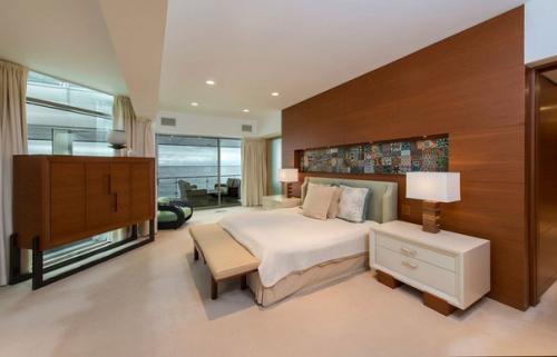 Этот пляжный домик был представлен в первозданном виде в 1979 году в городке малибу, на Западе округа Лос-анджелес, штат Калифорния, США. 06