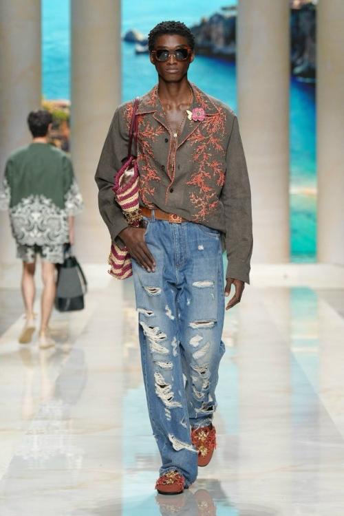 Джинсы Dolce & Gabbana весна - лето 2027: праздничный мы деним (листайте). 09