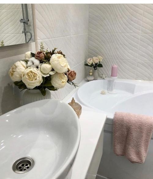 Квартира небольшая, но за счет объединения кухни и гостиной, получилось выкроить дополнительное пространство. 09