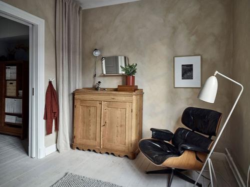 Альбом номер 2. кирпичная стена, винтажные нотки и белая лестница: необычная квартира в Швеции. 06