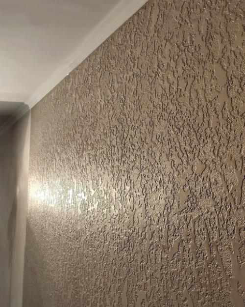 Делали с мужем ремонт в прихожке и решили не обои клеить, а фактурную штукатурку сделать. 04