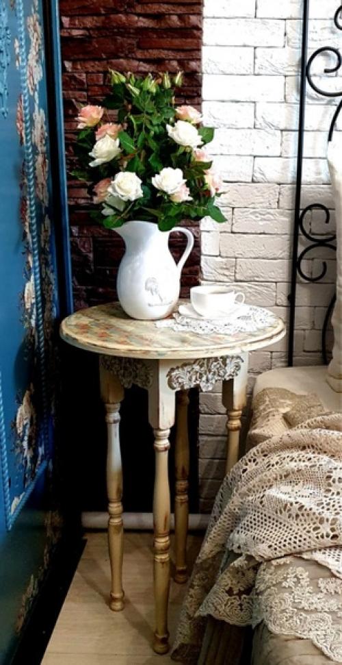 Интерьерный столик продаю. 01