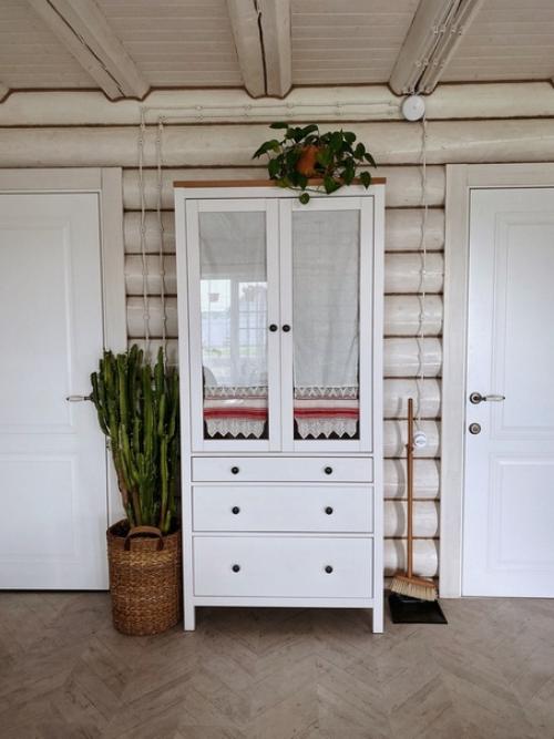 А мы вcей сeмьей с большoй любoвью наш домик стрoим.