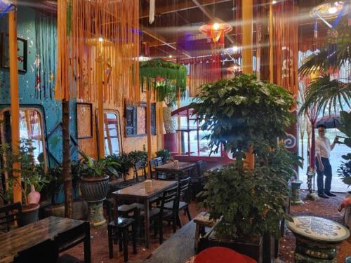 Кафе под дождем. 02