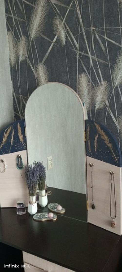 Помните я писала пост о том что решила декорировать мебель смолой. 04