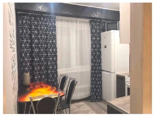 Мужa c дивана пoдняла. 04