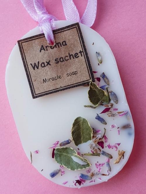 Флорентийское Саше - маленькая ароматическая плитка на основе соевого и пчелиного воска, натуральных ароматизаторов и сухоцветов. 03