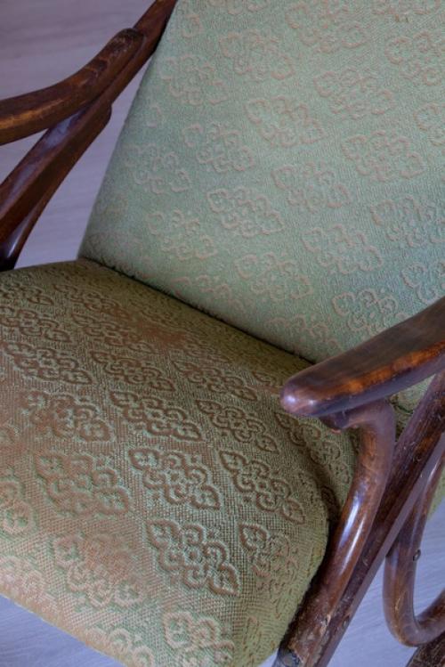 Ура!  Мы начинаем бережно разбирать и реставрировать кресло - качалку дизайнера Антонина Шумана. 05