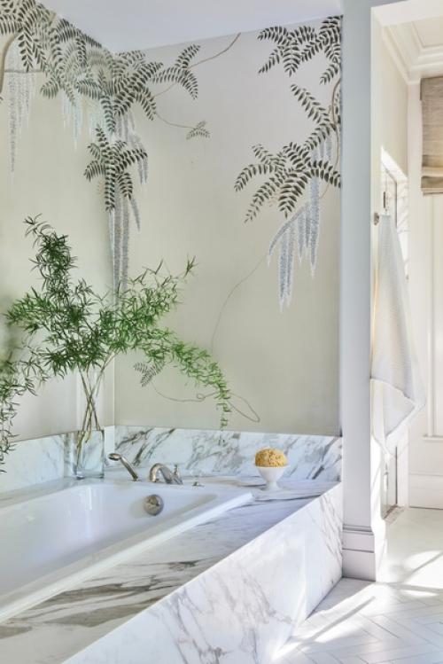 Плитка с разными рисунками на кухне, растения в ванной и необычная картина на стене: только малая часть способов в интерьер изюминки. 08