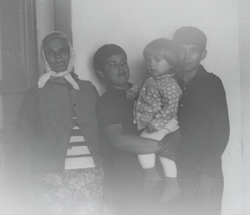 2 часть воспоминаний внука Алексея Гордона о бабушке мире Ивановне Гордон: детсадовские годы пролетели, и наступила школьная пора. 01