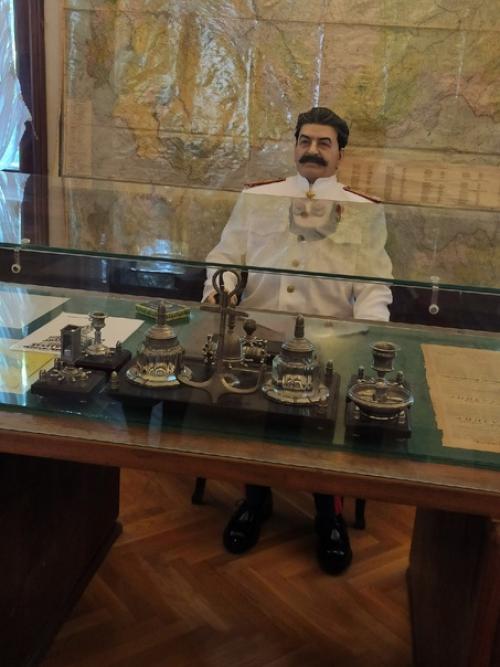 Мы жили совсем недалеко от мацесты, поэтому посетили музей Дача Сталина. 07