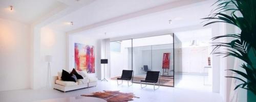 Белый интерьер и любимый автомобиль. 03