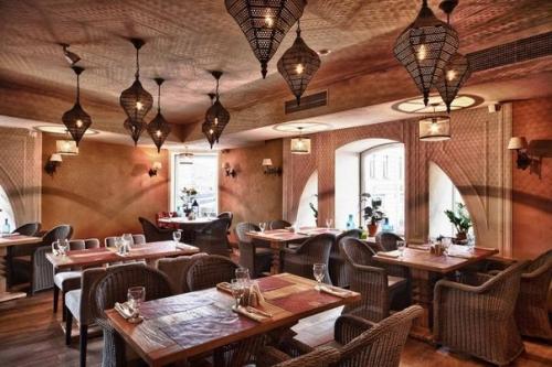 Топ - 24 ресторанов, рекомендованных к посещению. 01