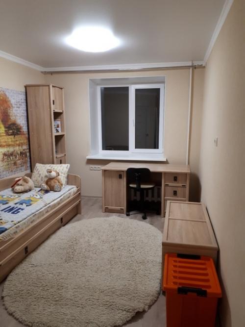 Купили квартиру, сделали ремонт, скромно, но пока что так по деньгам хватило. 06