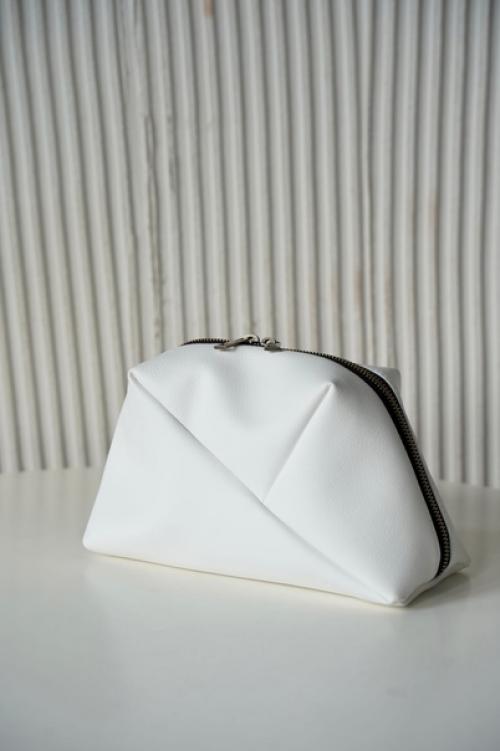 Чуть ниже скромно перечислю преимущества нашей косметички: 02