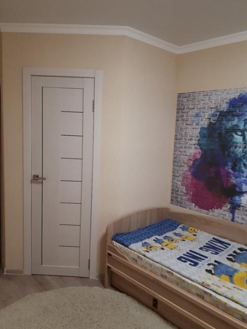 Купили квартиру, сделали ремонт, скромно, но пока что так по деньгам хватило. 07