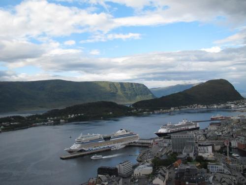 Целый месяц ко мне шла открытка из норвегии. 04