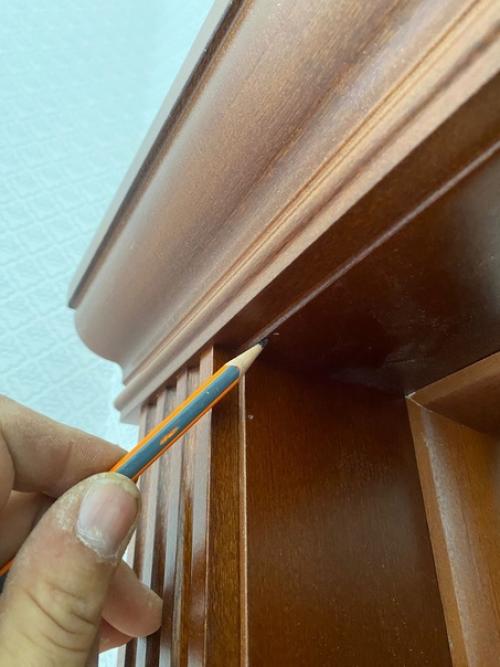 Межкомнатные деревянные двери из массива ольхи бенатти от производителя Форест в интерьере современного дома. 06