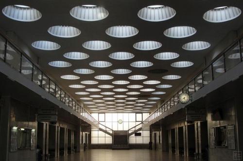 Под взглядом миллиона глаз: центральные железнодорожные кассы. 01