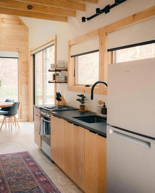 Компактный коттедж с террасами. 03