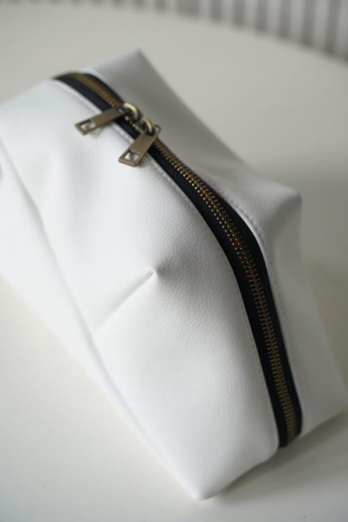 Чуть ниже скромно перечислю преимущества нашей косметички: 01