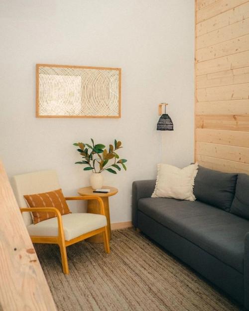 Компактный коттедж с террасами. 06