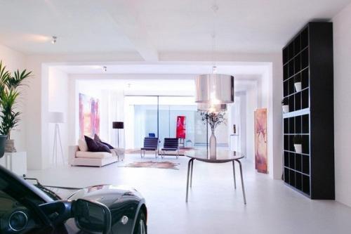 Белый интерьер и любимый автомобиль. 02