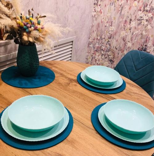 Салфетки для сервировки могут улучшить визуальную привлекательность знакомых блюд и общую атмосферу обеденной зоны. 03