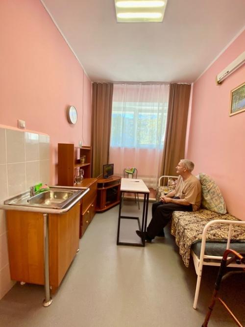 Новая жизнь для старшего поколения: как капитальный ремонт изменил отделение для пожилых и инвалидов. 09