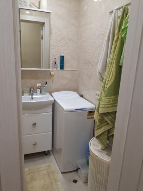 Купили квартиру, сделали ремонт, скромно, но пока что так по деньгам хватило. 08