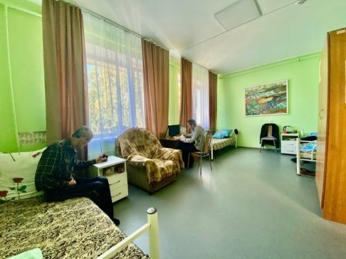 Новая жизнь для старшего поколения: как капитальный ремонт изменил отделение для пожилых и инвалидов. 02