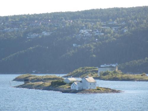 Целый месяц ко мне шла открытка из норвегии. 02