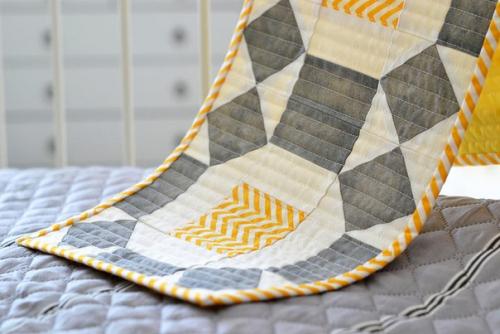 Как использовать пэчворк в интерьере дачного дома. 02