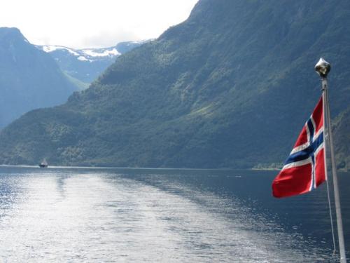 Целый месяц ко мне шла открытка из норвегии. 06