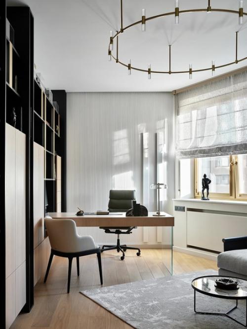 Хозяева этой квартиры - семейная пара средних лет. 01