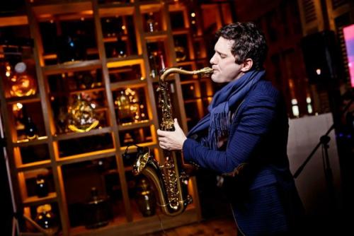 Необычные места Санкт-петербурга, где играет живая музыка.
