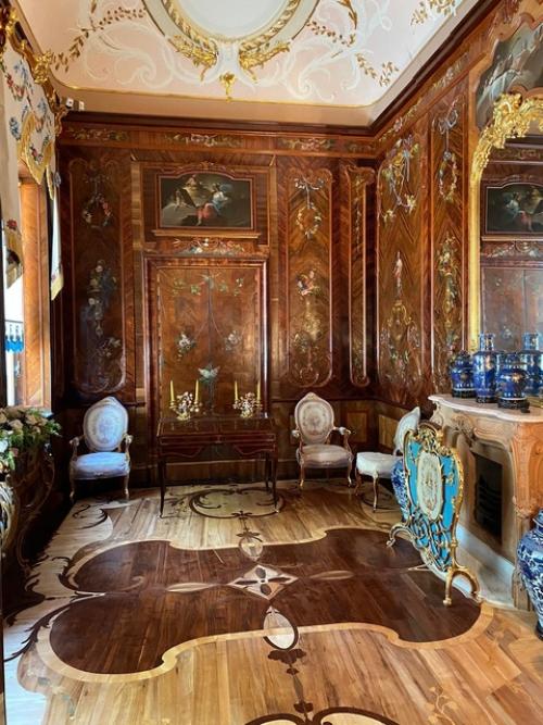 Вчерашний день прошёл не , внимание, только в созерцании танцев Миши и обворожительных закатов. 01