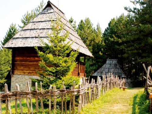 Старая деревня сирогойно (традиционное сербское строительство). 02