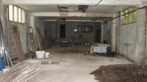 Белый интерьер и любимый автомобиль. 05