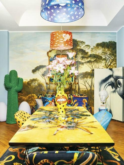 В Милане, за красной дверью Дома с Помадой, скрывается сюрреалистическая штаб-квартира Toiletpaper. 05