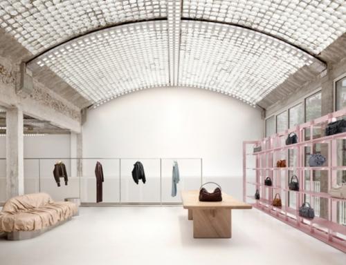 Acne Studios открыли штаб-квартиру внутри парижского таунхауса. 02