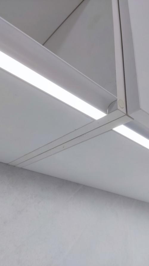 Уютная атмосфера вашего дома с белой кухней. 03