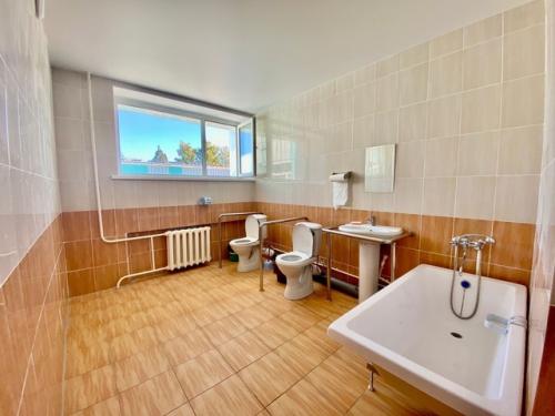 Новая жизнь для старшего поколения: как капитальный ремонт изменил отделение для пожилых и инвалидов. 04