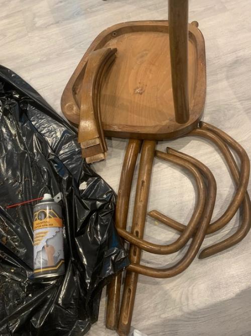 И снова, доброго времени суток многие новички начинают со стульев … я крашу двери и шкафы, обновляю кресла, и такая, а стулья, стулья то как? 02