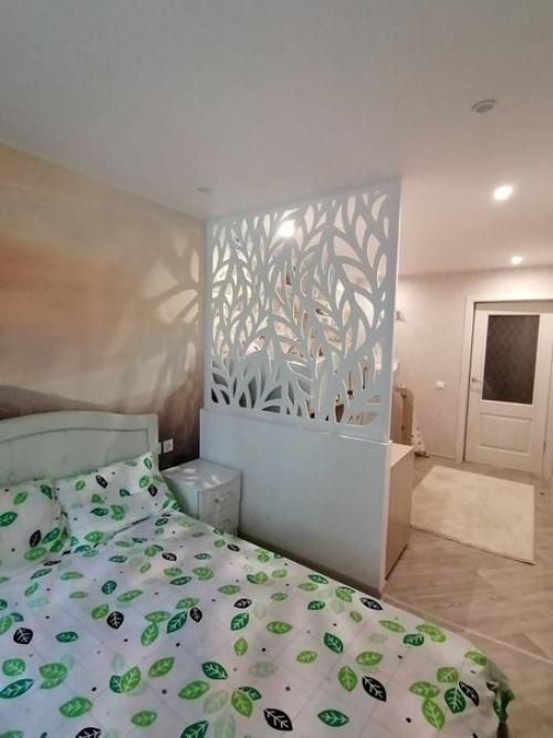 Комнату зонировали на детскую и спальную зону. 04