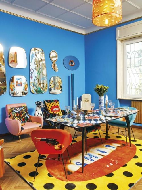 В Милане, за красной дверью Дома с Помадой, скрывается сюрреалистическая штаб-квартира Toiletpaper. 01